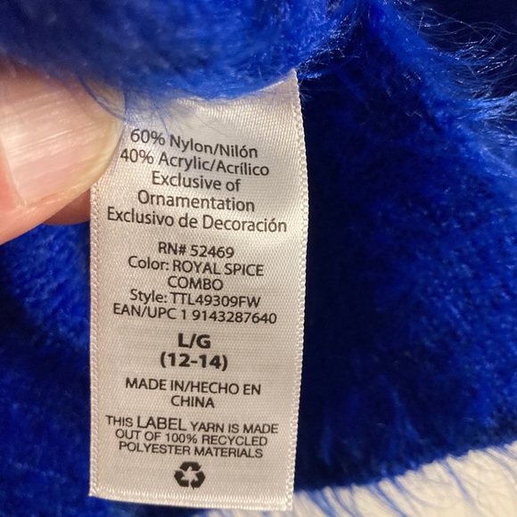 Festive Holiday sweater - Picture 5 of 6